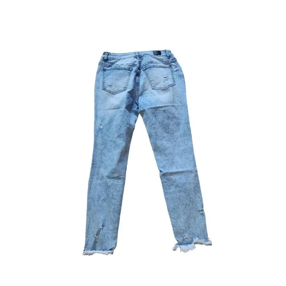 Flamingo NWT Raw Hem Distressed Skinny Mid Rise Crop Jeans in Large